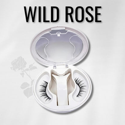 LumiLash™ Intense Wild Rose mágneses szempilla stílus közelről, ívelt és dús fekete pillák természetes hatással